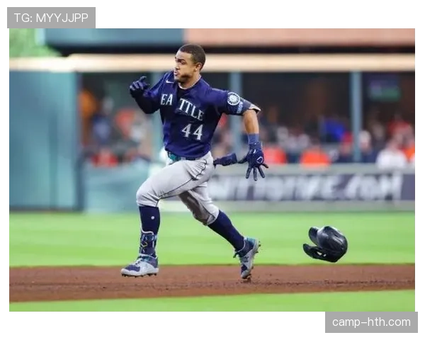 桑德兰青年队强势夺冠，新星闪耀未来可期